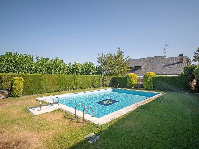 Chalet en venta en calle La Font del Bosc, Mediona, de 203 m² 5 habitaciones por 405.000