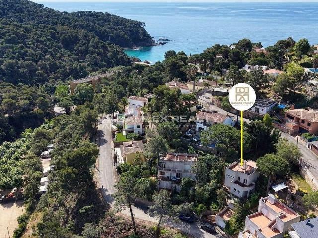 Chalet en venta en calle Lisboa, Lloret de Mar, de 150 m² 4 habitaciones por 335.000