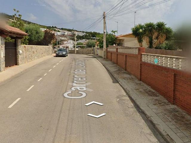 Chalet en venta en calle Llebeig, Calafell, de 120 m² 3 habitaciones por 140.000