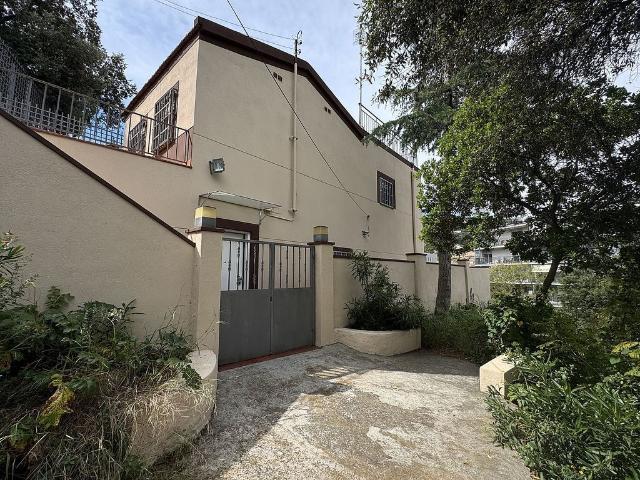 Chalet en venta en calle Llerona, Barcelona, de 131 m² 3 habitaciones por 687.000