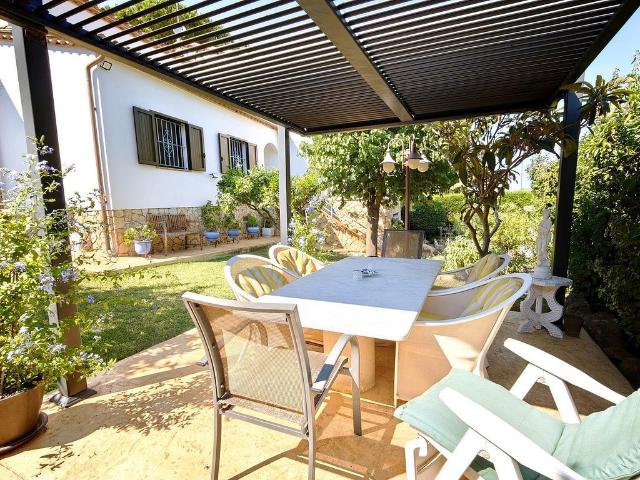 Chalet en venta en calle Llevantí de Mar, Calonge, de 220 m² 5 habitaciones por 680.000