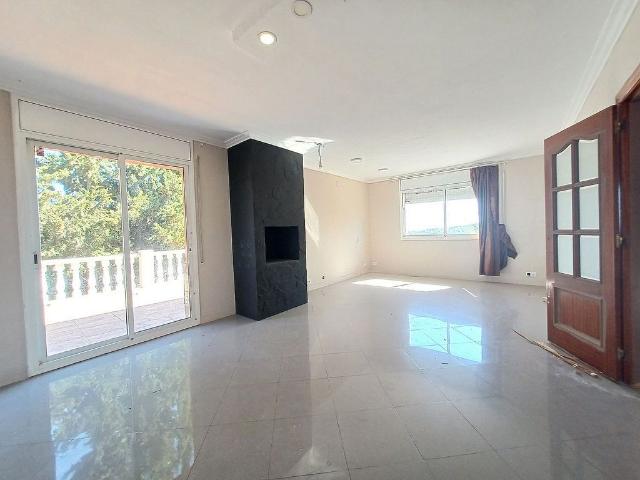 Chalet en venta en calle Mozart, Canyelles, de 115 m² 3 habitaciones por 280.000