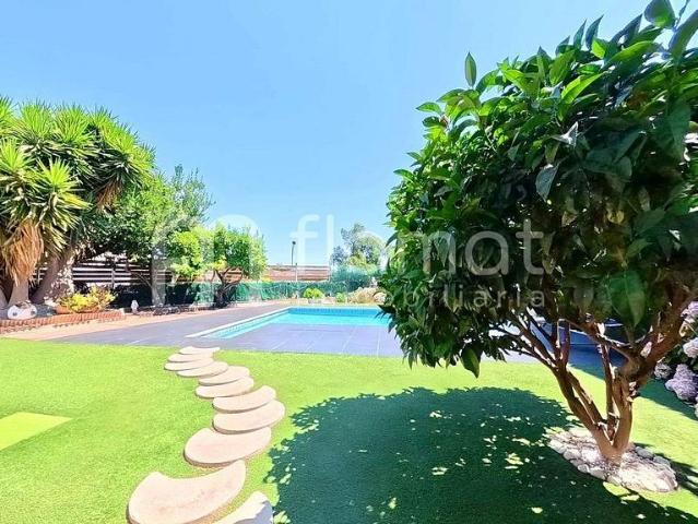 Chalet en venta en calle Modernisme, Cambrils, de 308 m² 4 habitaciones por 629.000