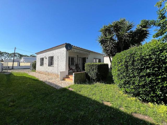 Chalet en venta en calle Montgri, Castelló d´Empúries, de 74 m² 2 habitaciones por 378.000