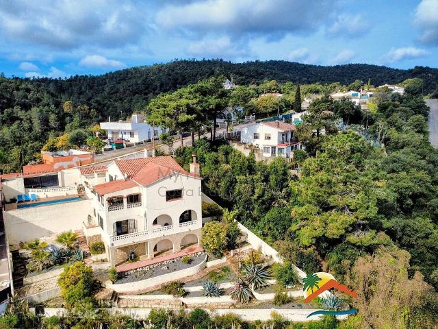 Chalet en venta en calle Montroig, Lloret de Mar, de 279 m² 5 habitaciones por 399.000