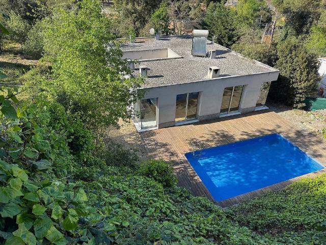 Chalet en venta en calle Manresa, Tordera, de 170 m² 4 habitaciones por 395.000