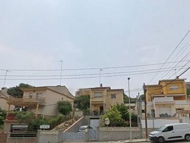 Chalet en venta en calle Marca Hispanica, Calafell, de 173 m² 4 habitaciones por 200.000