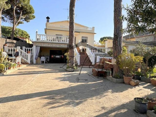 Chalet en venta en calle Mart, Vidreres, de 130 m² 5 habitaciones por 310.000