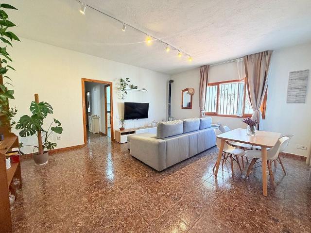 Chalet en venta en calle Merlot, Gelida, de 80 m² 3 habitaciones por 257.000