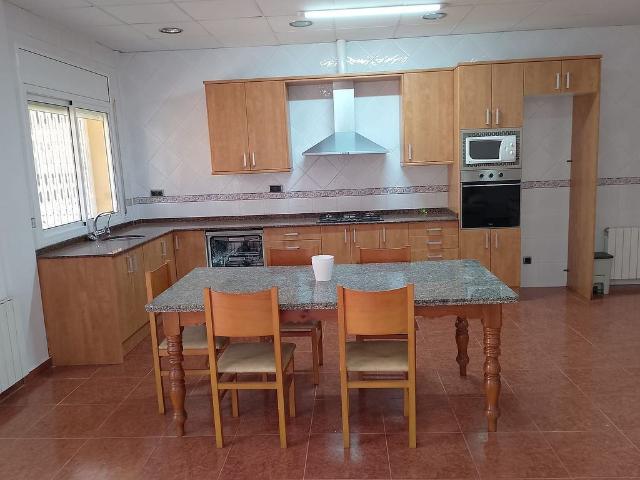 Chalet en venta en calle Miguel de Unamuno, Sant Pere de Ribes, de 270 m² 3 habitaciones por 450.000