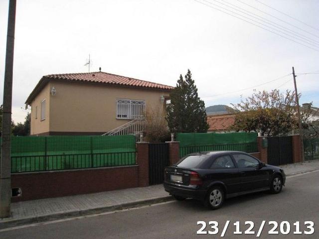 Chalet en venta en calle Mirador del Montseny, Cànoves i Samalús, de 175 m² 4 habitaciones por 292.400