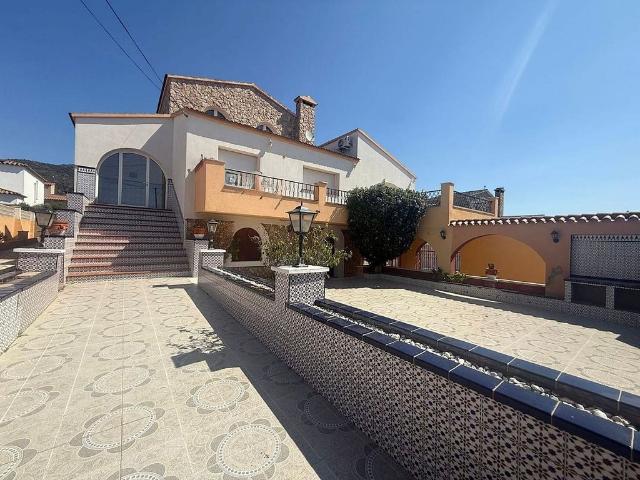 Chalet en venta en calle Nord Roses, Roses, de 245 m² 8 habitaciones por 539.000