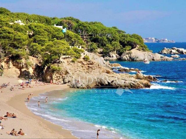 Chalet en venta en calle Nostra Senyora de Fanals, Castell Platja d´Aro, de 138 m² 4 habitaciones por 725.000