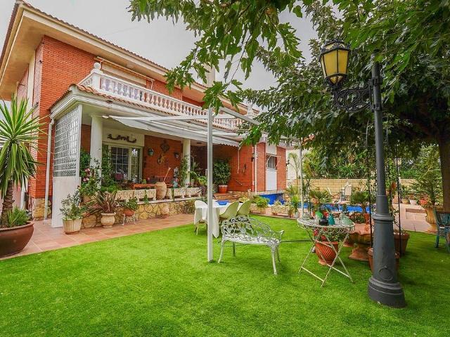 Chalet en venta en calle Nardos, Mont Roig del Camp, de 300 m² 5 habitaciones por 495.000