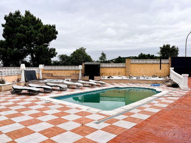 Chalet en venta en calle Nicaragua, Lloret de Mar, de 243 m² 5 habitaciones por 420.000