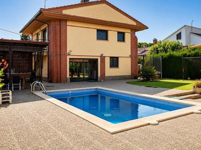 Chalet en venta en calle Sant Feliu, Torre de Claramunt, La, de 153 m² 3 habitaciones por 445.000