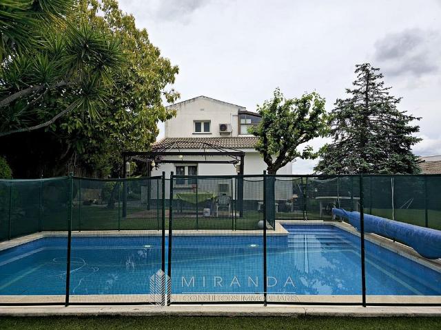 Chalet en venta en calle Sant Genis, Ametlla del Vallès, l´, de 126 m² 4 habitaciones por 495.000