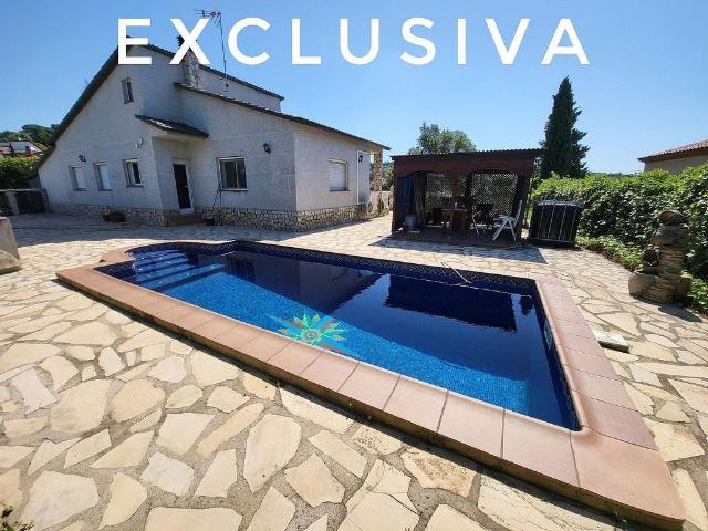 Chalet en venta en calle Sant Hilari Sacalm, Maçanet de la Selva, de 133 m² 3 habitaciones por 319.000