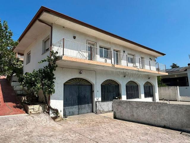 Chalet en venta en calle Sant Ramon, Vallromanes, de 280 m² 4 habitaciones por 435.000