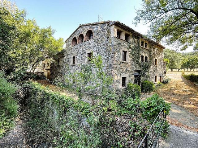 Chalet en venta en calle Santa Ceclina, Caldes de Malavella, de 908 m² 1 habitación por 550.000