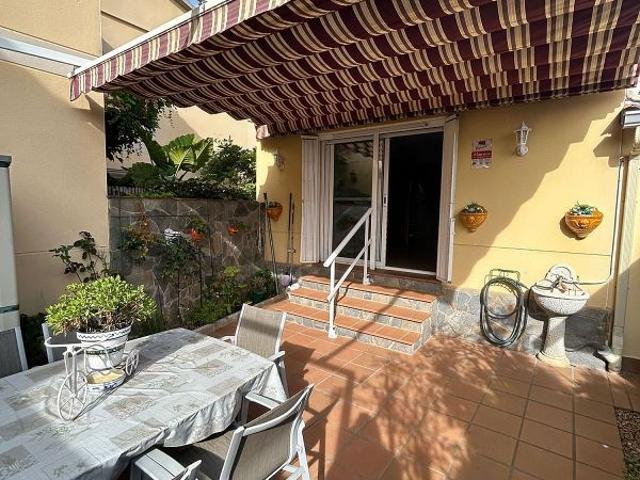 Chalet en venta en calle Sínia de Cabeces, Torredembarra, de 110 m² 3 habitaciones por 300.000
