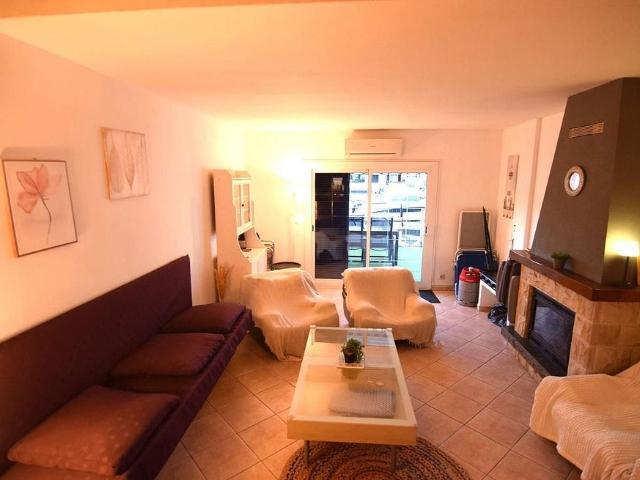 Chalet en venta en calle Ter, Castelló d´Empúries, de 100 m² 4 habitaciones por 455.000