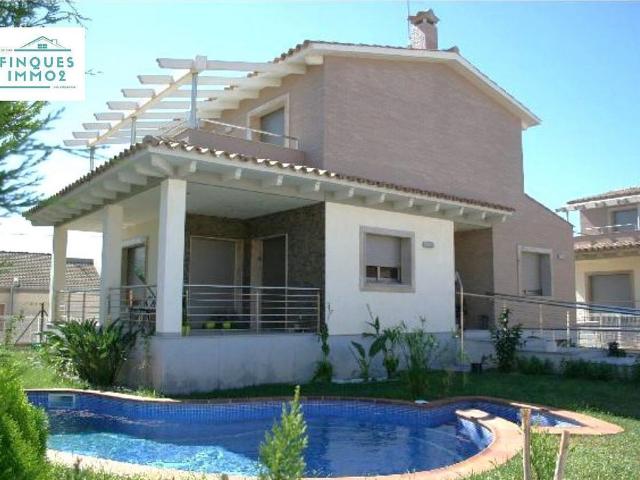 Chalet en venta en calle Pau Casals, Aldea, l´, de 283 m² 4 habitaciones por 349.000
