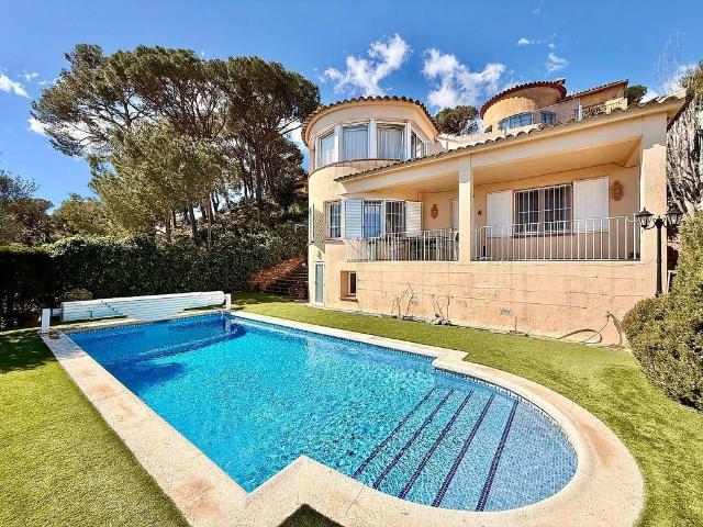 Chalet en venta en calle Pau Casals, Begur, de 193 m² 3 habitaciones por 795.000