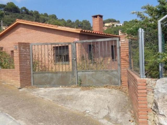 Chalet en venta en calle Padilla, Ametlla del Vallès, l´, de 225 m² 4 habitaciones por 345.000