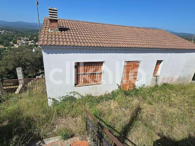 Chalet en venta en calle Pinatell, Maçanet de la Selva, de 156 m² 4 habitaciones por 149.000