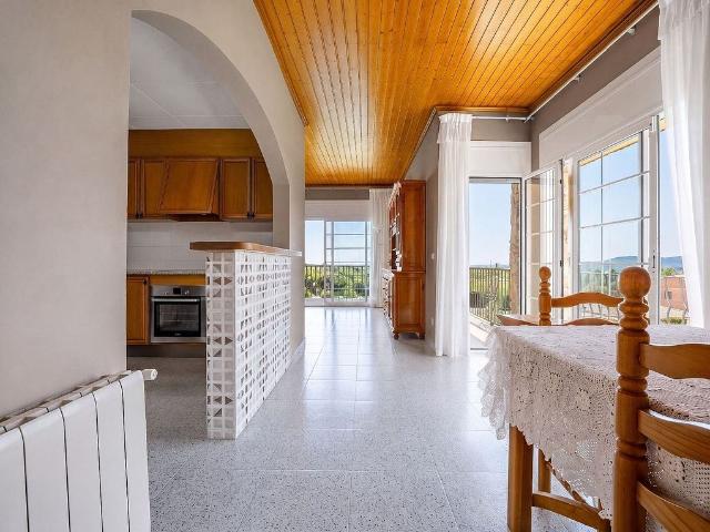 Chalet en venta en calle Pineda, Tordera, de 110 m² 3 habitaciones por 330.000