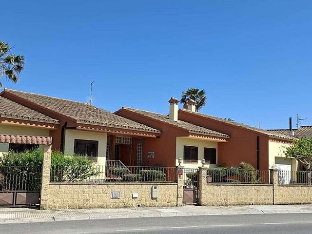 Chalet en venta en calle Pintor Sorolla, Deltebre, de 180 m² 4 habitaciones por 365.000