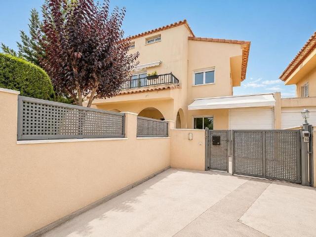 Chalet en venta en Cambrils, de 160 m² 4 habitaciones por 490.000