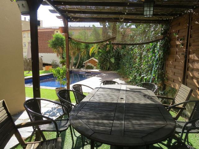 Chalet en venta en calle Pj Llull D'en, Sant Andreu de Llavaneres, de 180 m² 4 habitaciones por 570.000