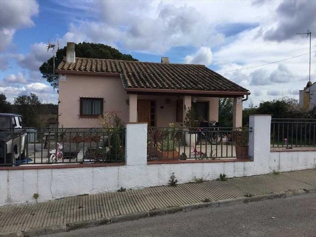 Chalet en venta en calle Premià de Mar, Santa Coloma de Farners, de 69 m² 1 habitación por 139.000