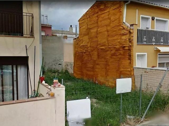 Chalet en venta en calle Puigmal, Castelló d´Empúries, de 108 m² 2 habitaciones por 225.000