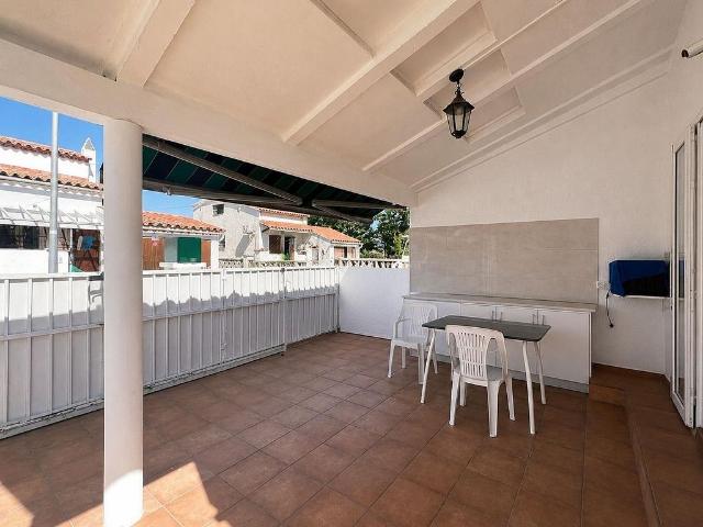 Chalet en venta en calle Puigmalb', Castelló d´Empúries, de 64 m² 2 habitaciones por 180.000