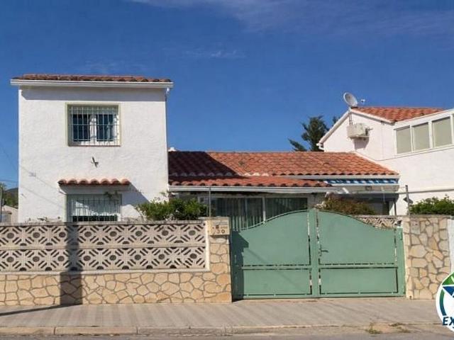 Chalet en venta en calle Punta de la Ferrera, Roses, de 98 m² 3 habitaciones por 335.000