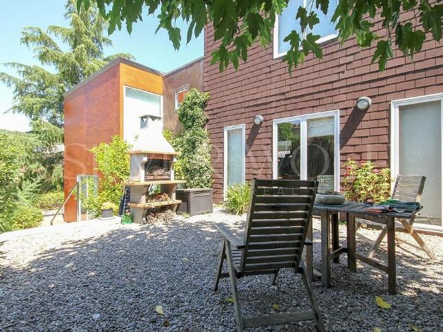 Chalet en venta en calle Quatre Vents, Sant Esteve Sesrovires, de 189 m² 3 habitaciones por 595.000