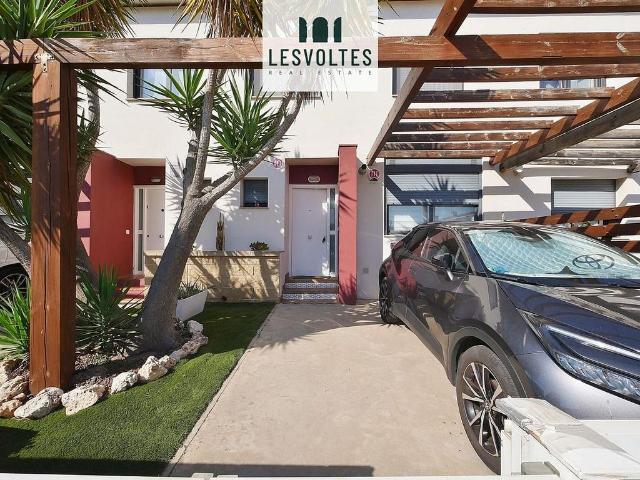 Chalet en venta en calle Raval de Mar, Vall Llobrega, de 119 m² 4 habitaciones por 389.000