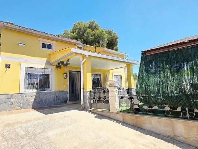 Chalet en venta en calle Rafael Casanova, Catllar, el, de 163 m² 4 habitaciones por 385.000