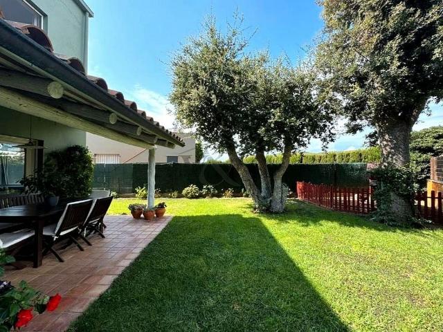 Chalet en venta en calle Ral, Mont Ras, de 212 m² 4 habitaciones por 440.000 €
