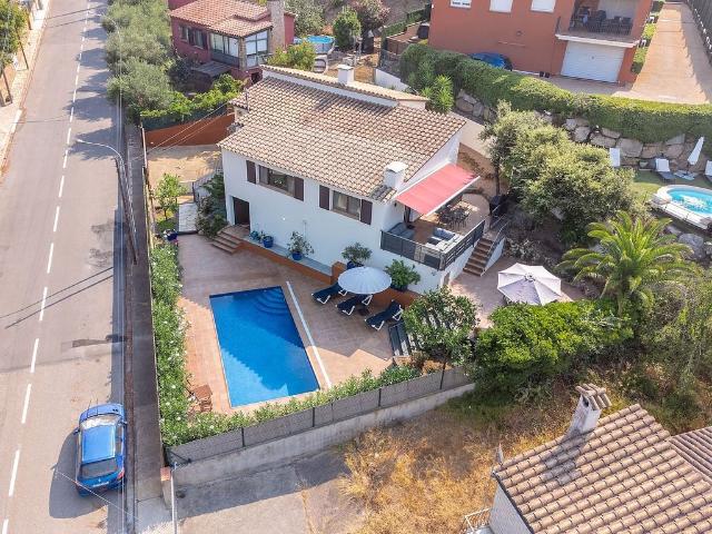 Chalet en venta en calle Ramon Llull, Begur, de 154 m² 4 habitaciones por 595.000