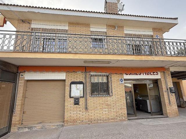 Chalet en venta en calle Riu Llobregat, Vallirana, de 390 m² 3 habitaciones por 329.000