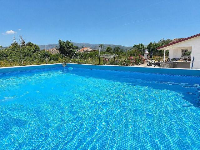 Chalet en venta en calle Toscana, Ulldecona, de 65 m² 2 habitaciones por 150.000
