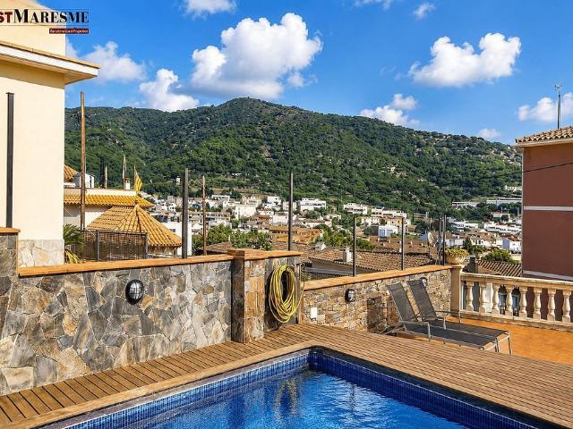 Chalet en venta en calle Tenor Viñas, Teià, de 280 m² 4 habitaciones por 750.000