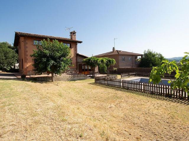Chalet en venta en calle València, Lliçà d´Amunt, de 267 m² 5 habitaciones por 745.000