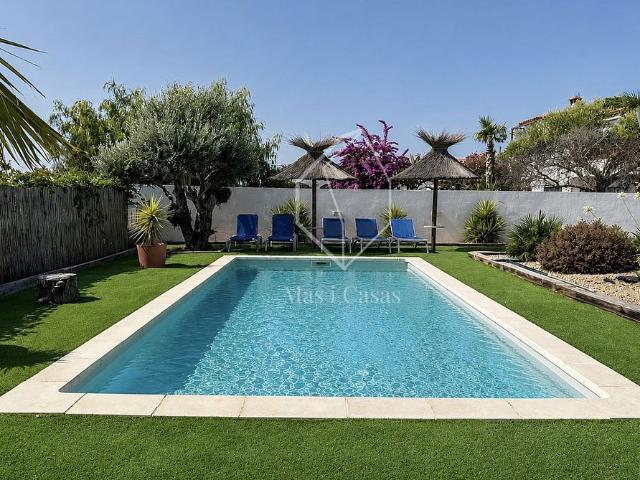 Chalet en venta en calle Vall D'aran, Escala, L´, de 174 m² 4 habitaciones por 750.000