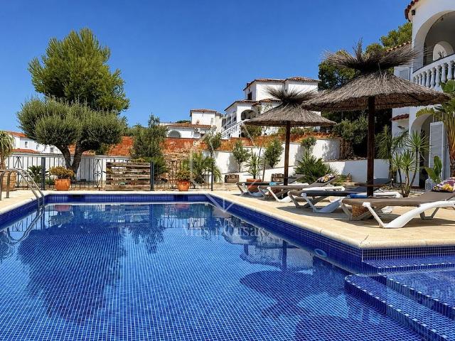 Chalet en venta en calle Vall D'aran, Escala, L´, de 286 m² 6 habitaciones por 720.000