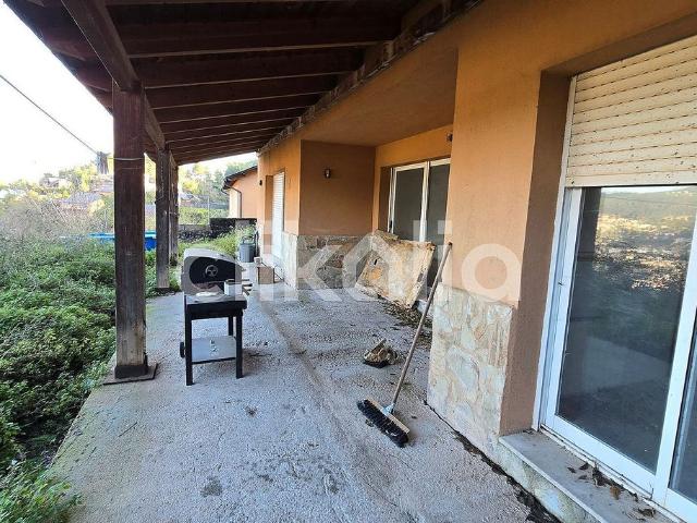 Chalet en venta en calle Venècia, Vallirana, de 197 m² 3 habitaciones por 260.000